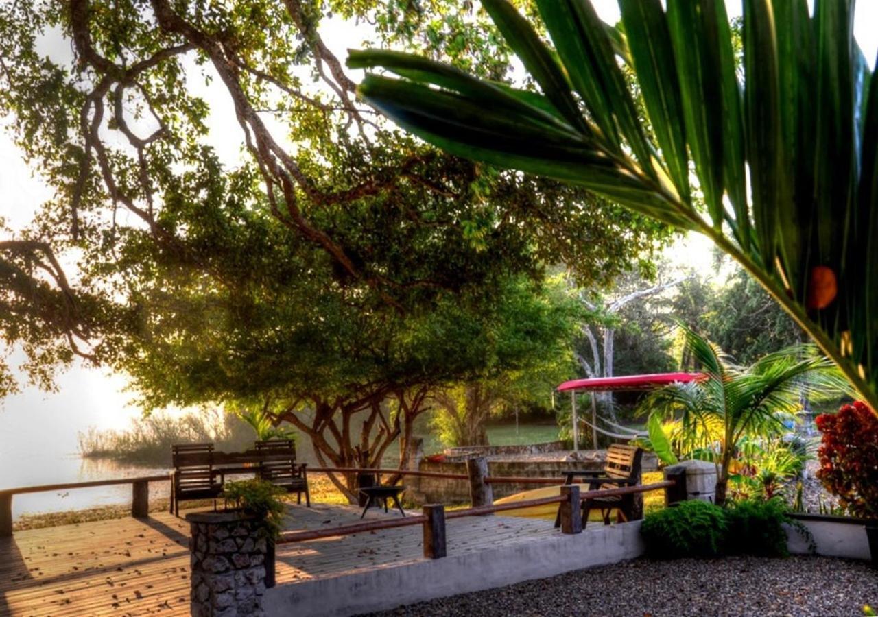 Crooкed Tree Lodge Belize Crooked Tree Exterior photo